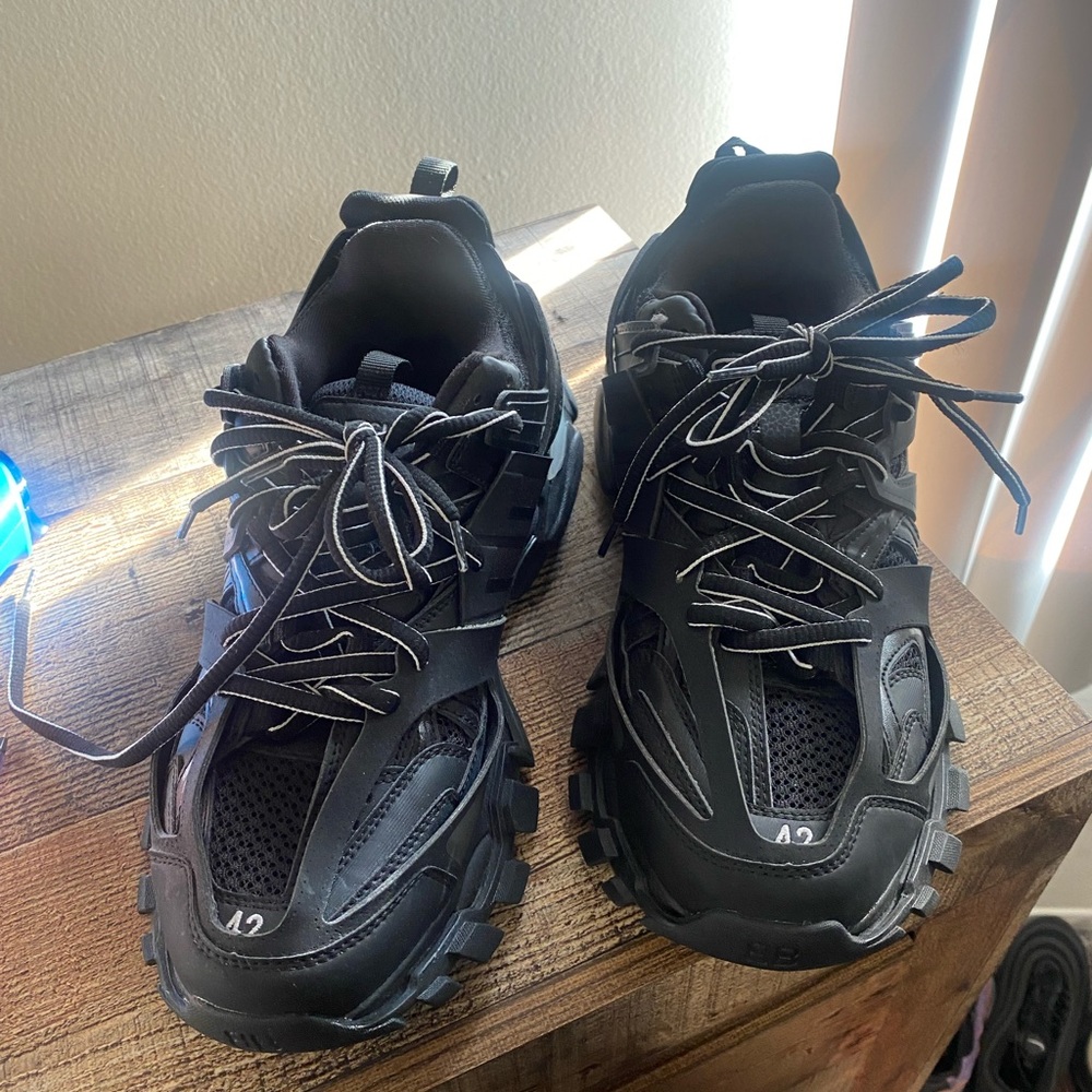 Balenciaga track